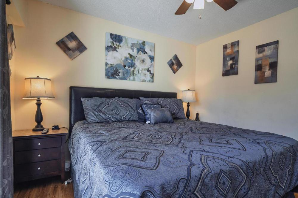 Oak Square - Unit 403